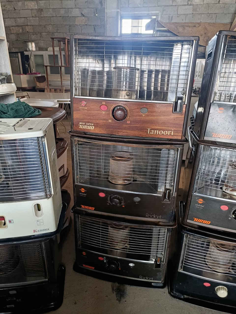 سلاوی خوداتان لێبێت کۆمەلێک سۆبە بۆ فرۆشتن هەر بەرێزێک خوازیارە پەیوەندی بکات یا خود نامە بنێریت 
***********
***********
تێ بینی ناو نیشانم سۆران بەرزێوە
