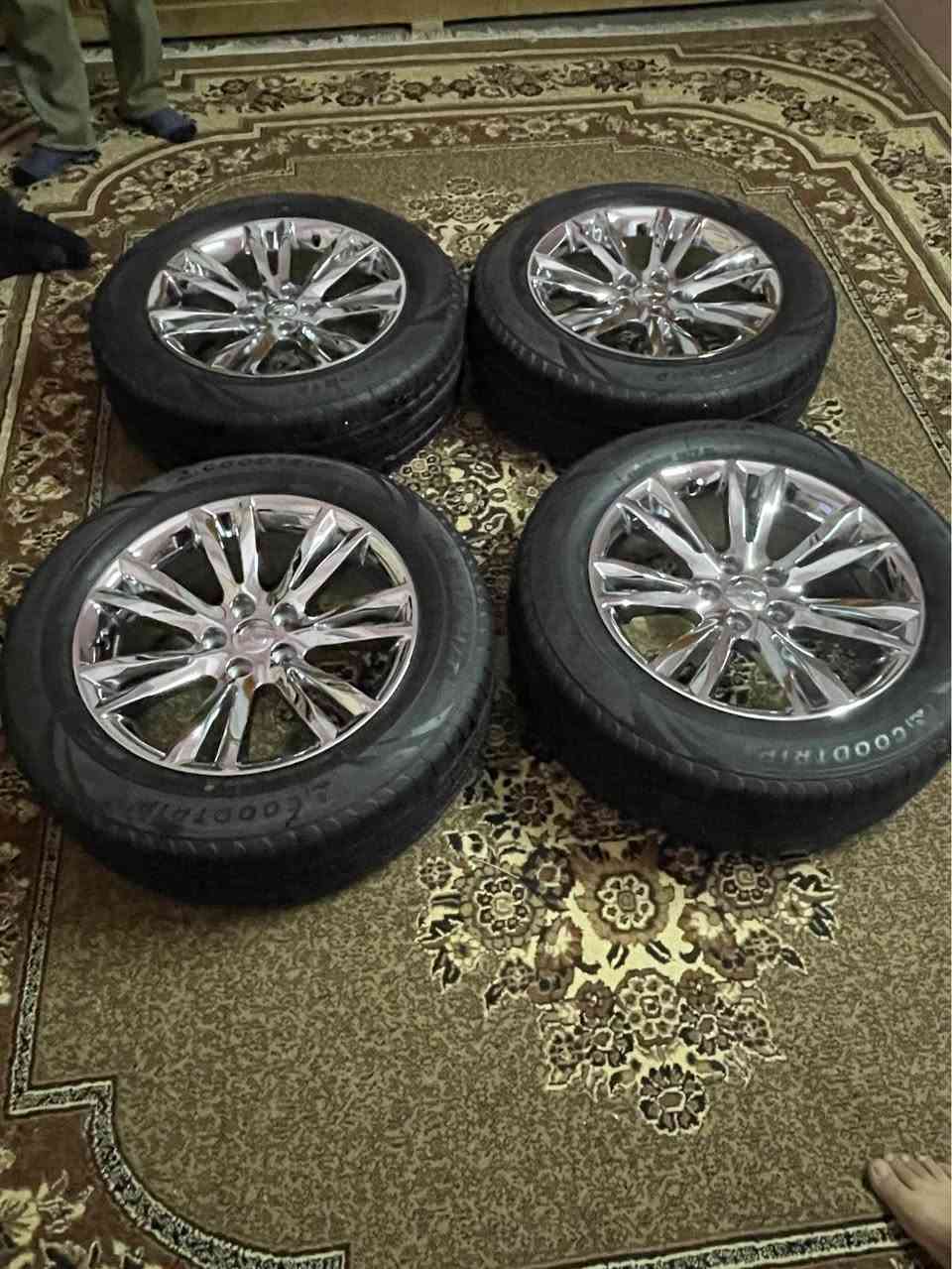 ويل اوباما حجم 18 ام لمعه قويه مع تاير اخو جديد نوع فتنامي سعر 500$ مكان كركوك - رقم *********** كركوك, العراق
