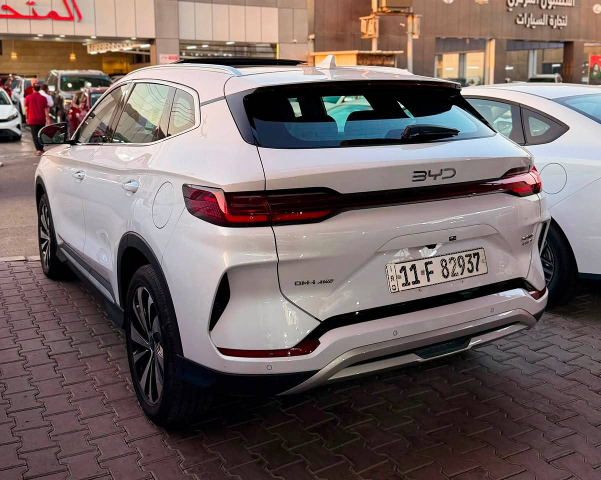 سونك بلاص هايبرد BYD Song Plus DM-i AWD  
الموديل 2026
خليجي ضمان NAT 
200 الف km على البطاريات
150 الف km على المحرك والكير 

 دبل ماطور Dual Motor
 ✅ محرك كهربائي أمامي
 ✅ محرك كهربائي خلفي
* دفع رباعي كهربائي (AWD).
* تسارع أقوى بكثير من نسخة الدفع الأمامي.
* ثبات أفضل على الطرق وفي المنعطفات

المواصفات
🔹 فول رادار + تحديد مسار 
🔹 سقف بانوراما
🔹 مقاعد جلد فاخر
🔹 كرسي السائق كهرباء
🔹 4 كامرة رؤية 360°
🔹 12 حساس مساعدة وأمان
🔹 12 وسادة هوائية حماية متكاملة
🔹 باب صندوق كهرباء
🔹 شاشة وسطية 12 إنش
🔹 العداد :  km 11.000 فقط
🔹 حالة السيارة : مستخدم نظيف كفاله عامة
🔹 مغلفة : ppf بلكامل مع ضمان 5 سنوات
🔹 العده كامله: 2 شاحنه / سبير  / 2 بصمه + كارت

 لمعرفه السعر علق برقم 1 : الرد تلقائي 📮
رقم بغداد تحويل مباشر

📍 الموقع : بغداد - معارض البياع - الشارع الرئيسي

📞 للتواصل : 
***********
***********
***********
***********
