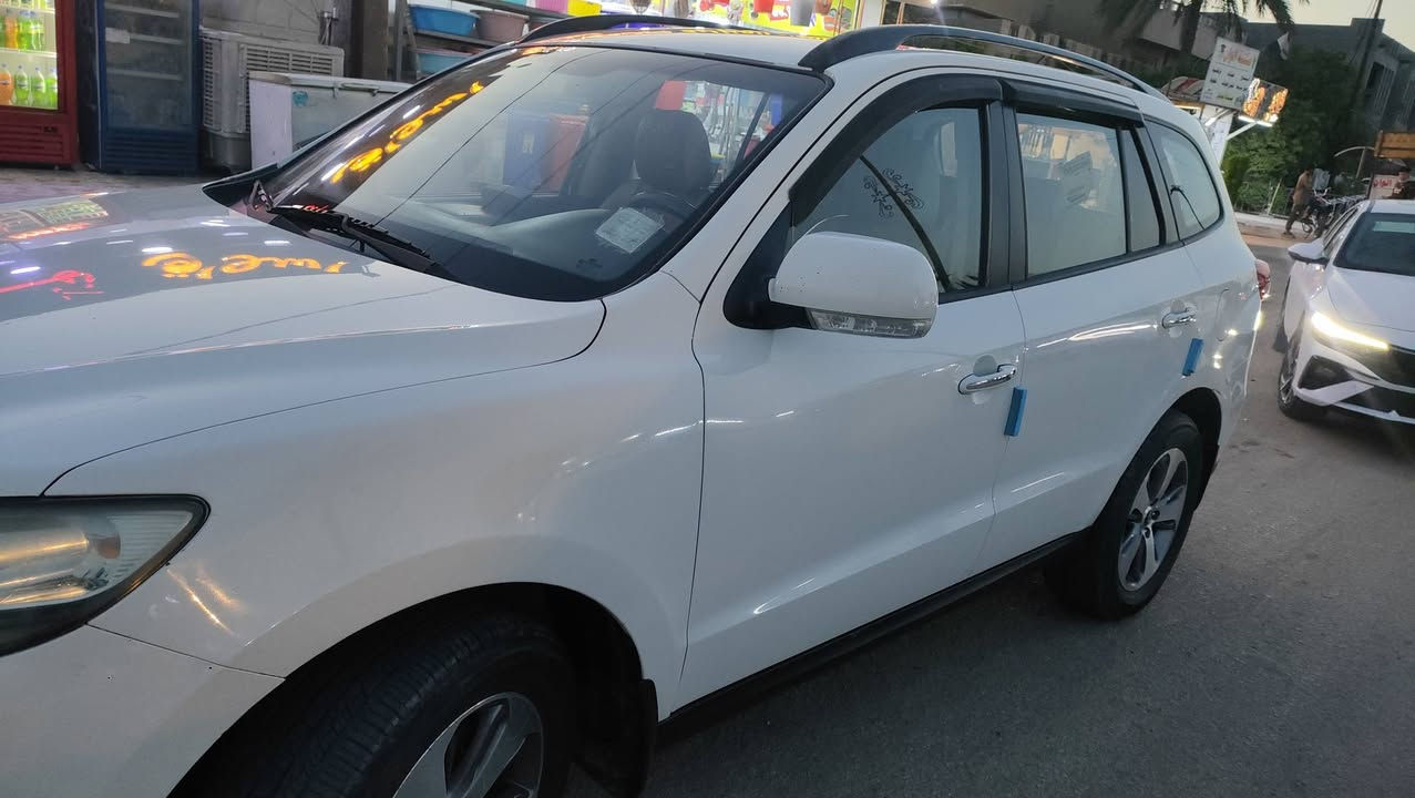 سنتافي 2012 كويتي فول
كفاله ضربه وصبغ  بيها ملاحظات بسيطه جدا 
مكينه 3.5
المكان حله 
السعر 168
***********
