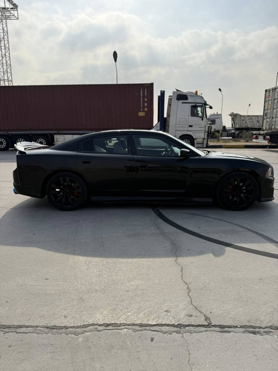 السلام عليكم
دودج جارجر 2014 
ادوات ادوات 
كصه جنطه
فول الفول 
RT ماكس ما يحتاج اسولف عل مواصفات اهل المصلحه يعرفون
فتحه 
كشنات جلد
تحكمات ستيرن 
تشغيل عن بعد
شفتات ستيرن
شاشه جبيره
كلشي بيهه السياره عدا الرادار الامامي
السعر 63 وبيه مجال
مكاني بصره 📍
-***********-
