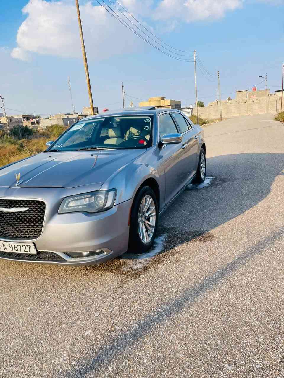 سلام عليكم اوباما موديل 17 أصل فئه C فول مواصفات عدا الرادار الامامي السياره طابه كفاله هنا صار بيها طخه ونصبغ وسونار موجود ب المنشور جزء من البنيد سياره جاهزه كير مكينه حداده تايرات ويل مكسيكي السعر ٢٠٠ وبيها مجال مكانها البصره ابي الخصيب 
رقم راعيها ***********
