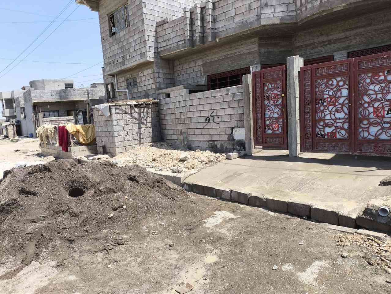 هيكل للبيع  حي سومر 124سند طابو الزهور
مساحته 112متر مربع اساس بادلو ومصبوبه الارضيه ومجاري كامله وابواب و شبابيك كامله ستائر كاملة وتانكيات ماء عدد 4

غرفتين نوم ومطبخ واستقبال منور عدد2ومخزن وكراج وصحيات وبيتونه كبيرة 

((السعر 60 نقد فقط))

اتصال *********** الرقم بي واتساب
