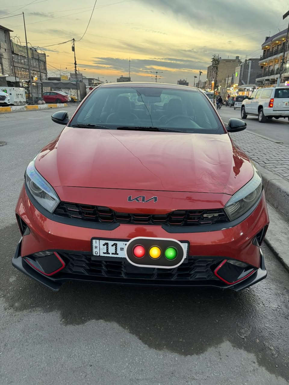 السلام عليكم
كيا فورتي 2023 جيتي لاين 
فول مواصفات للاخير اعلى فئة 1/1
حادث خفيف مثل ماواضح بل بنيد مصلح نفسه 
بدون دواخل بدون كلشي. 
مكينة 2000 دوش 
مواصفاتها
فتحه 
بصمه
تشغيل عن بعد
بصمه ابواب
تحكمات
كشنات كهرباء 
كشنات تدفئه تبريد
صندوق ذكي 
تبريد قطعتين
رادارات امامي خلفي
لد امامي نهاري وخلفي 
حساسات 
انظمة قيادة 
شفتات استيرن
شاشه وكامرة 
دشبول ديجيتال
وهواي موصفات بيها معروفه هيه
دخول جديد 
ترقيم  بغداد بإسمي تحويل مباشر 
سيارة جديدة  بلعافيه ع الياخذها 
السعر (175)وبيها مجال بسيط

مكان السياره بغداد مدينة الصدر
***********
***********
