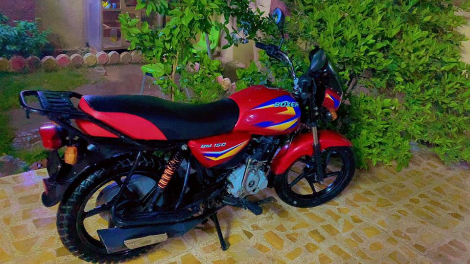 بوكسر 20 شهر 11.  كامله من كلشي  اوراق أصوليه كمرك وضريبه بس تروح ترقم سعر مليون و100  
***********
