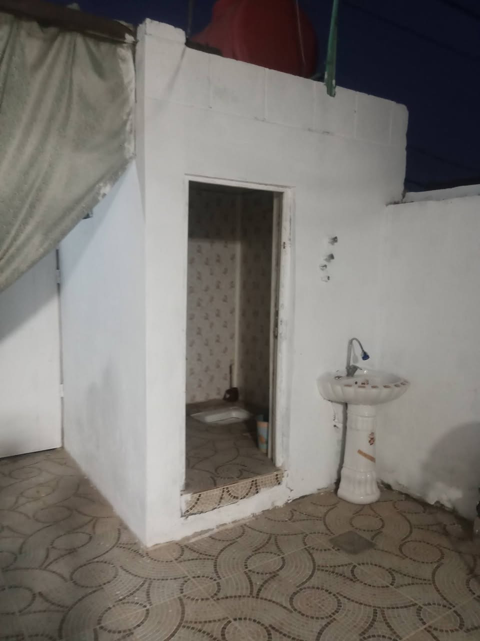 دار مساحه 125م في حي الامين  كامل خدمات بناء جديد وتساب ***********
