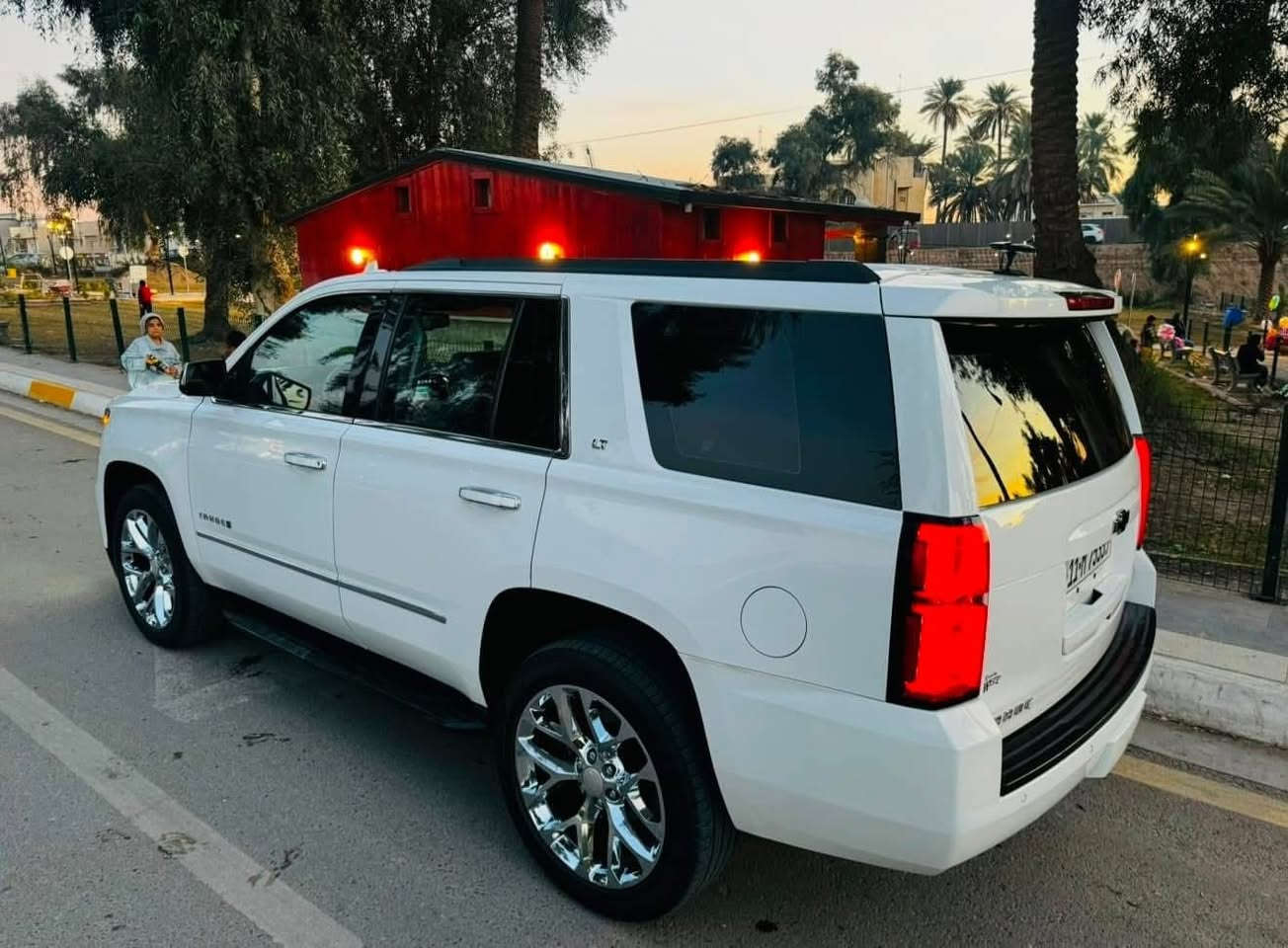 السلام عليكم
تاهو 2018 للبيع 
رقم بغداد وارد امريكي
سياره بيه خمس قطع صبغ وحادثه خفيف مو قوي
شراي اتواصل وادزلك صور امريكا 
 ماشيه 115 كيلو 
سياره هاي كدامك نصبته وبالحقيقه بعد احلى 
السعر 325 ورقه وبيه مجال نقد 
او قسط للمعارف فقط 
مكان سياره ديالى بعقوبة
للتواصل واتس ***********
