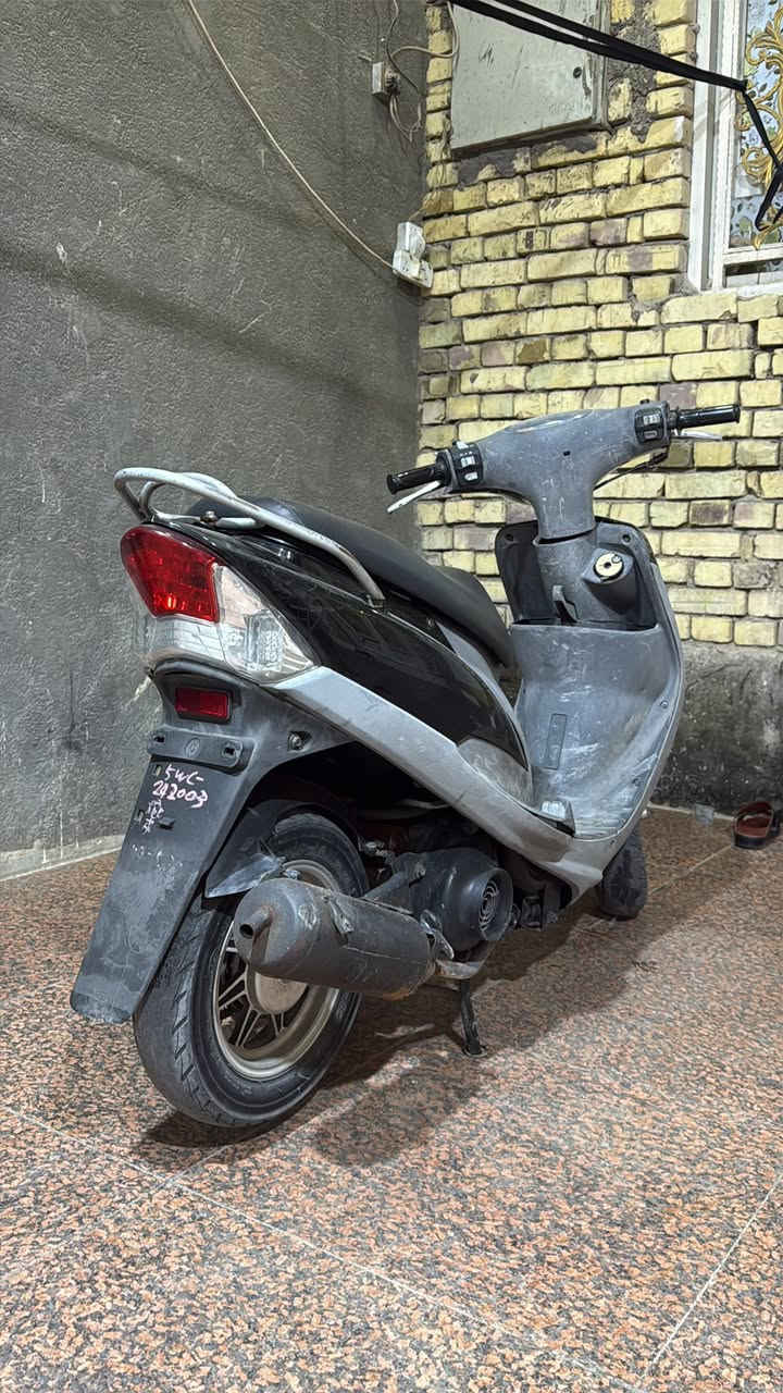 سلام عليكم دراجه ماكس قجمه كفاله عامه الدراجه ما ناقصه اي شي كلشي شغال بيه شلعه و معدل فول الدراجه (ما مفتوحه) الدراجه ناعمه كلش سعر الدراجه 850و بيه مجال مكاني بصره الكزيزه رقم ***********
