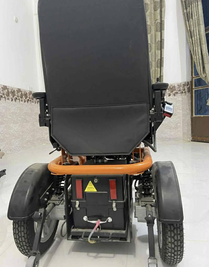 عربانه شحن للبيع جديده غير مستعمله السعر 500وبي مجال رقم الهاتف ***********
