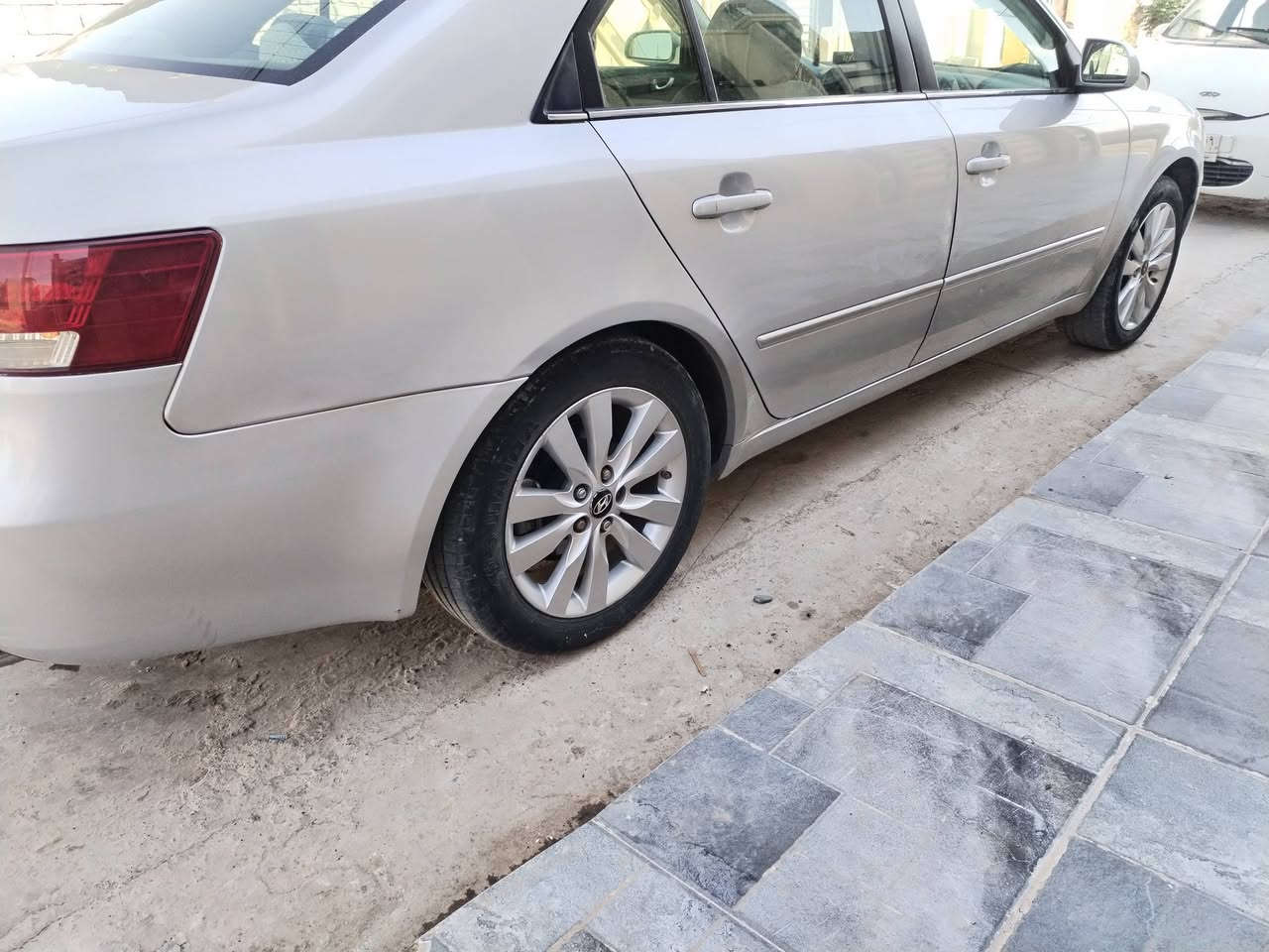 السلام عليكم سوناتا. 2008 فول  محرك 6 سيارة بدون ظرر ببها جملغات الورة رش مال تقحيل طخم تاير جديد باتري جديد تبريد ثلج سنوية جديده رقم جديد شرط التحويل سيارة حلوة سعرها 105 مكان سيارة موصل ***********//***********
