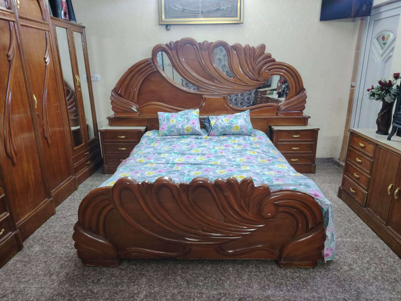 غرفه نوم أخت الجديده النضافه 90/100  خشب قوي ويتحمل ثكل ويجد مكاني بغداد العلام التواصل ول الستفسار وتساب ***********
