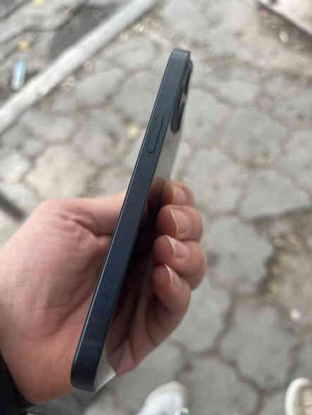 ايفون 13 عادي ذاكرة 128 بطارية 97 جديد استعمال قليل العنوان اربيل شارع 30 ***********
