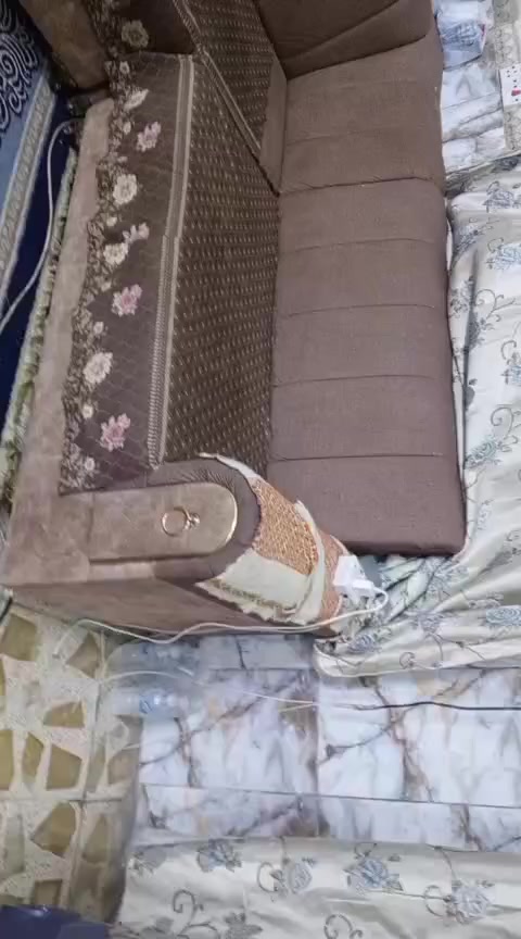 ديوان 11 مقعد نظيف اي عيب ما بيه سعره 400 مبرده لوك بعدها الجديده ما مستعمله نهائيا سعرها 110 مكانهم بغداد البياع حي التراث اللي يريد يجيب الصوره ويجي خاص


**إذا كنت صاحب هذا الإعلان وتريد حذفه لأي سبب، رجاءا أرسل رسالة إلى الدعم الفني**