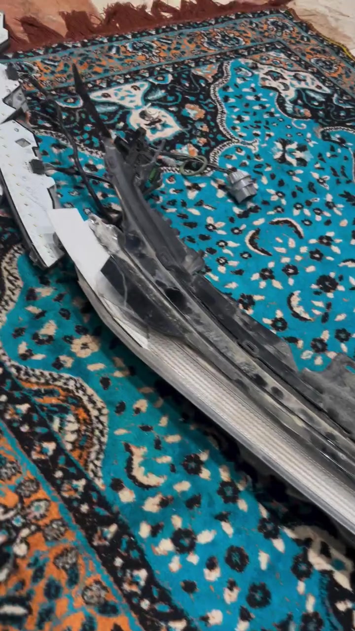 السلام عليكم لد سوناته 2025 شغال مابي كل مشكله بي كسر من صفحت اليمنه العنده لد محترك يكدر سيوي العنده جه اليسره مكسور هم يكدر يسوي التصال واتساب فقط ***********
