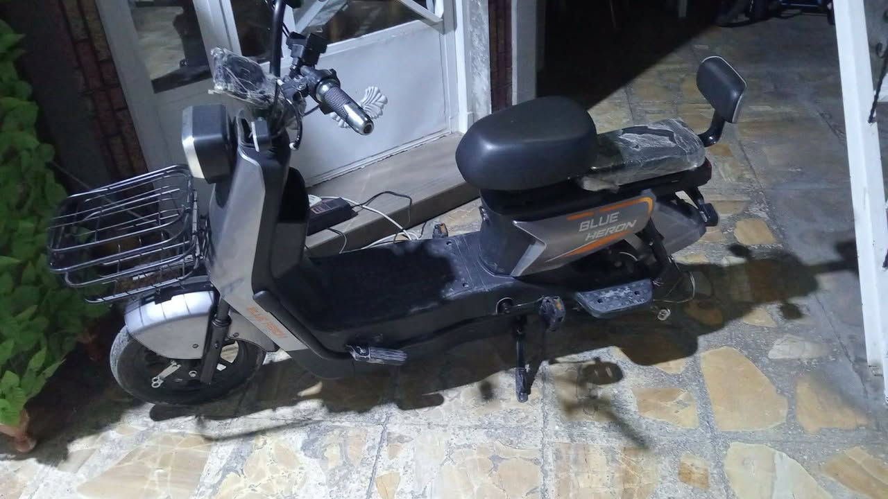 السلام عليكم شباب عندي هاي الدراجه للبيع مكاني بغداد


**إذا كنت صاحب هذا الإعلان وتريد حذفه لأي سبب، رجاءا أرسل رسالة إلى الدعم الفني**