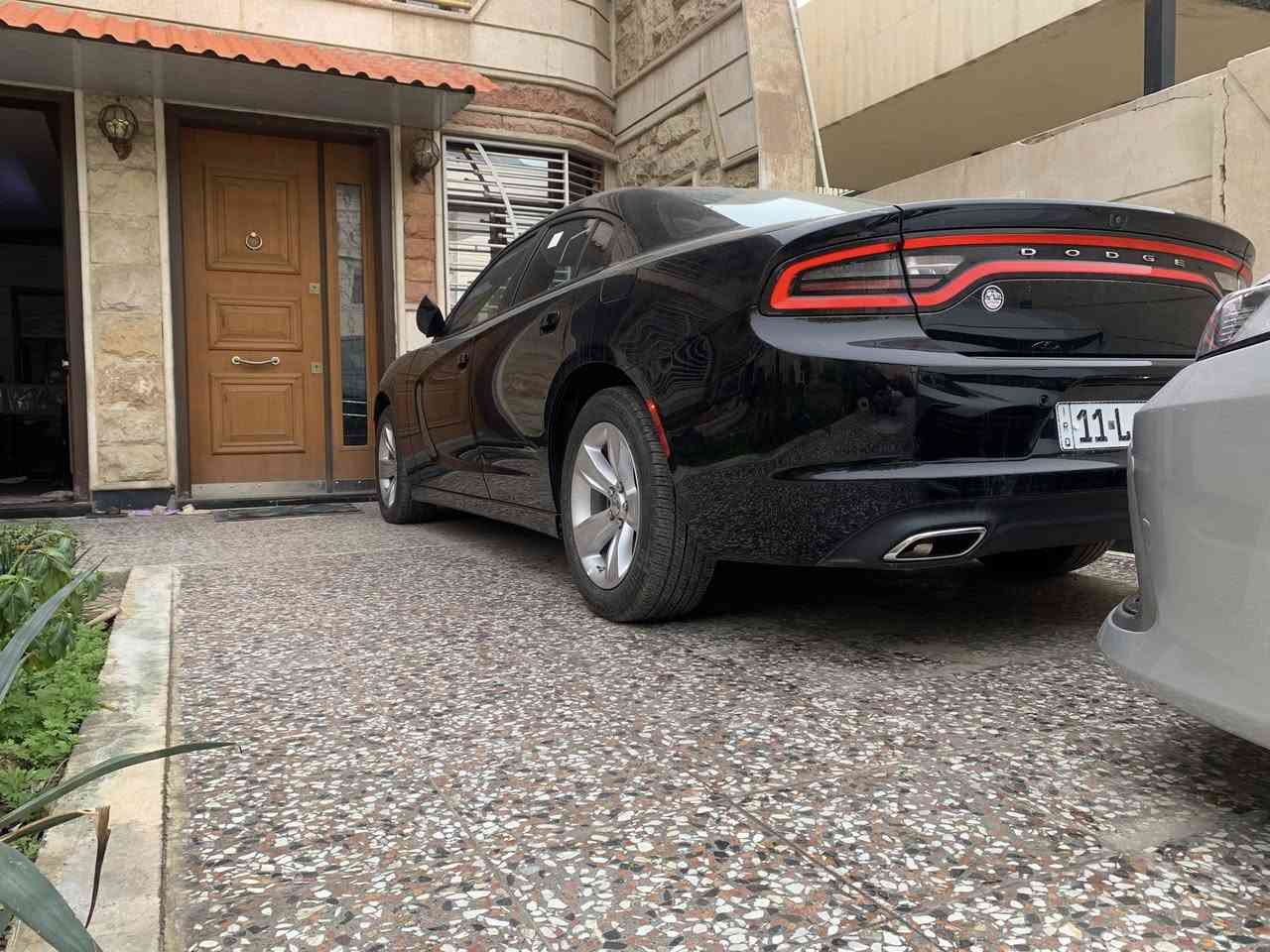 السلام عليكم ورحمة الله وبركاته
للبيع دودج جارجر 2023 خليجي مكفولة جديدة ماشية 39 الف كيلومتر مواصفات SXT .
لايتات زنون بلادي مع لدات امامي وخلفي ويل كب حجم 18 حساسات خلفية شاشة وكامرة خلفية تحكم ستيرن جميع الجهات كشن كهرباء محرك ستة سلندر 3600 سي سي مغلفة PPF بالكامل .
السعر 295 ورقة.
رقمي *********** بغداد اليرموك
