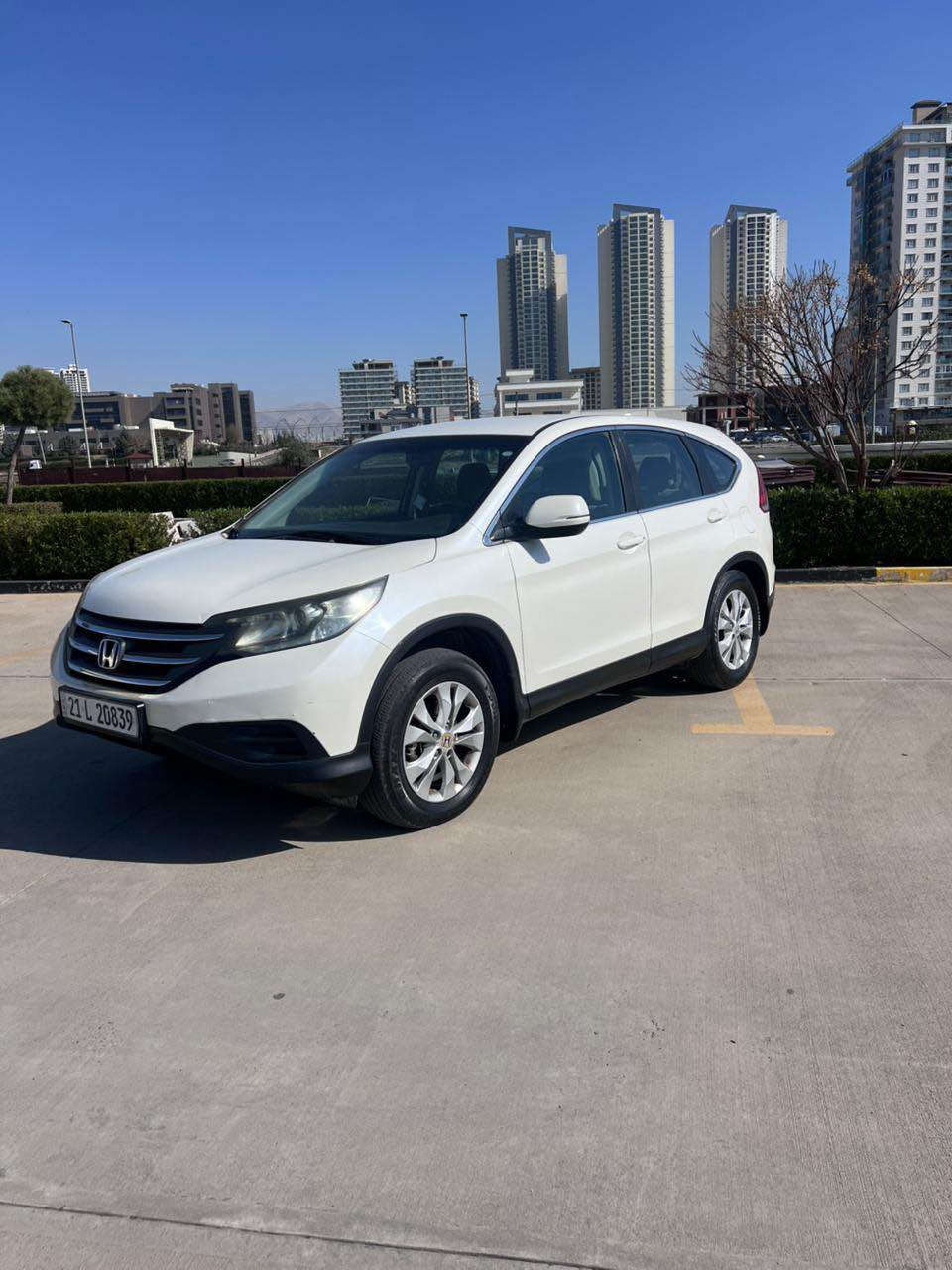 هوندا سي ار في دبل اكسل ٢٠١٤ ياباني اصلي 
سيارة مكفوله دعامي لدعامي 
محرك ٤ سلندر ٢.٥
ويا ٢ سويچ بيلادي 
مشي ١٣٢ الف
سنوي جديد حتي ٢٠٢٩
بدون ضربة فقط بوند صبخ
سيارة بشرط تحويل و غرامة و محرك و كير 
مكان سيارة سليمانية
سعر ١٢٥ ورقة
واتساب: *********** السليمانية, العراق
