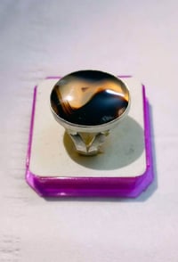 عقيق يماني • فضة ٩٢٥ • توصيل