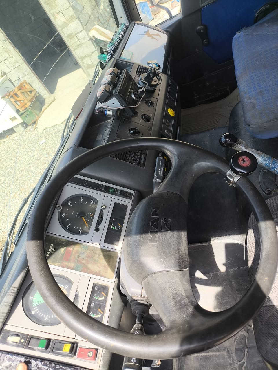 السلام عليكم للبيع مان سطحيه مديل 2001سياره جاهزه 
رقم سليمانيه تخم تايرات جديد باتريات جديد السياره خير من الله 
مكان السياره كركوك قضاء الحويجه تفاصيل اكثر اتصل وتدلل ***********
