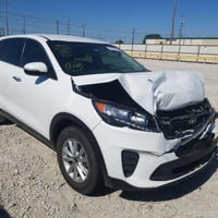 سورنتو ١٩ ٤ سلندر ٧ راكب جلد شاشة جبيرة لد زنون ٣ عدسات   السعر 183 مك...