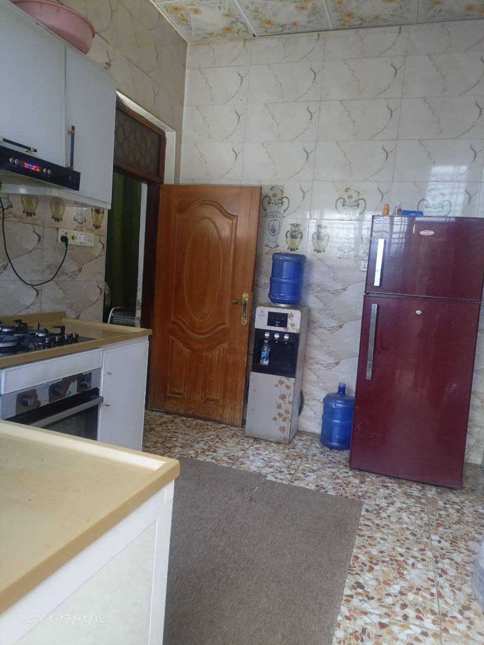 🏡 بيت للبيع – فرصة مميزة
📍 الموقع: الإسكان قرب سيد جعفر
📐 المساحة: 100 متر
🏗 البناء: طابقين كونكريت مسلح
✨ بيت نظيف ومرتب وجاهز للسكن

🔹 تفاصيل الدار:
▪️ الطابق الأرضي: غرفة نوم + صالة + مطبخ + استقبال + صحيات داخلية وخارجية + طارمة خارجية
▪️ الطابق الثاني: غرفتين 
📞 للاستفسار ***********
أ
