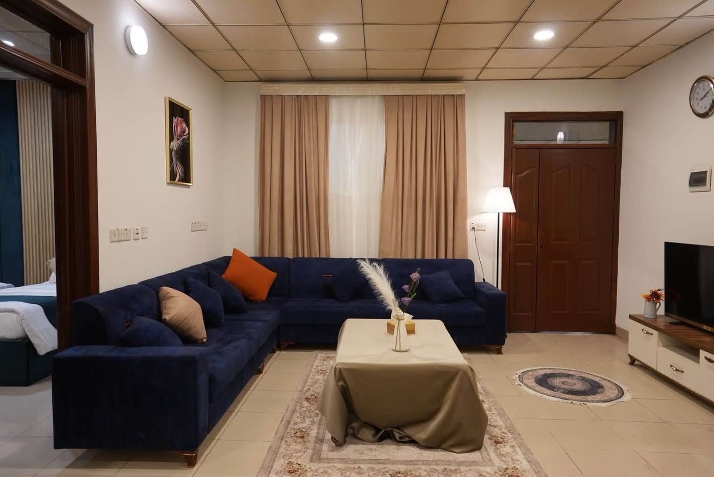 السلام وعليكم عرض خاص الي يحتاج  فنادق اربيل سلمانيه سعر النفر المده (٥) ايام ٧٥ الف
سعر الشخص يعني الشخصين ١٥٠ المده (٥) ايام 
الاستفسار 
***********

