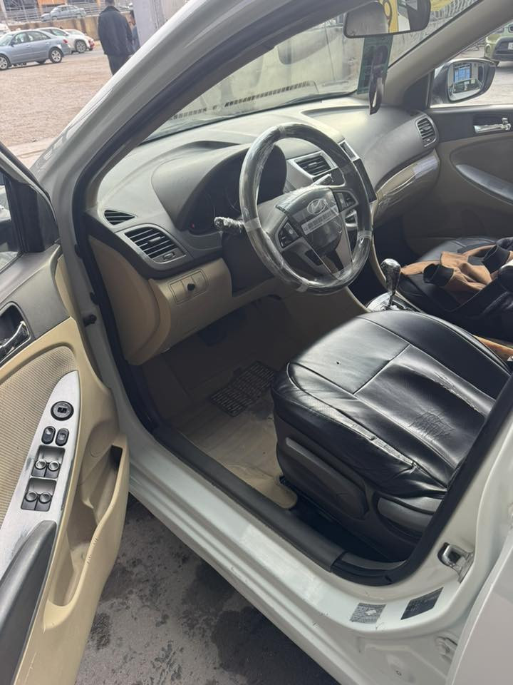 لسلام عليكم ورحمة الله وبركاته
اكسنت خليجي 2013
رقم بغداد الماني مشروع وطني
 محرك 1600 قطرتين دوش 
فول 1/1
 محرك كير صدر كلشي جاهز 
شاشة
 كامرة
فتحة سقف
 تحكم استيرن 
بيهة صبغ 5 قطع ونص شرط بدون طخة اثر حرق 
مكاني الفلوجة قرب الجسر الجديد
السعر 88 وبيهة مجال بسيط
للاستفسار 
***********
***********
