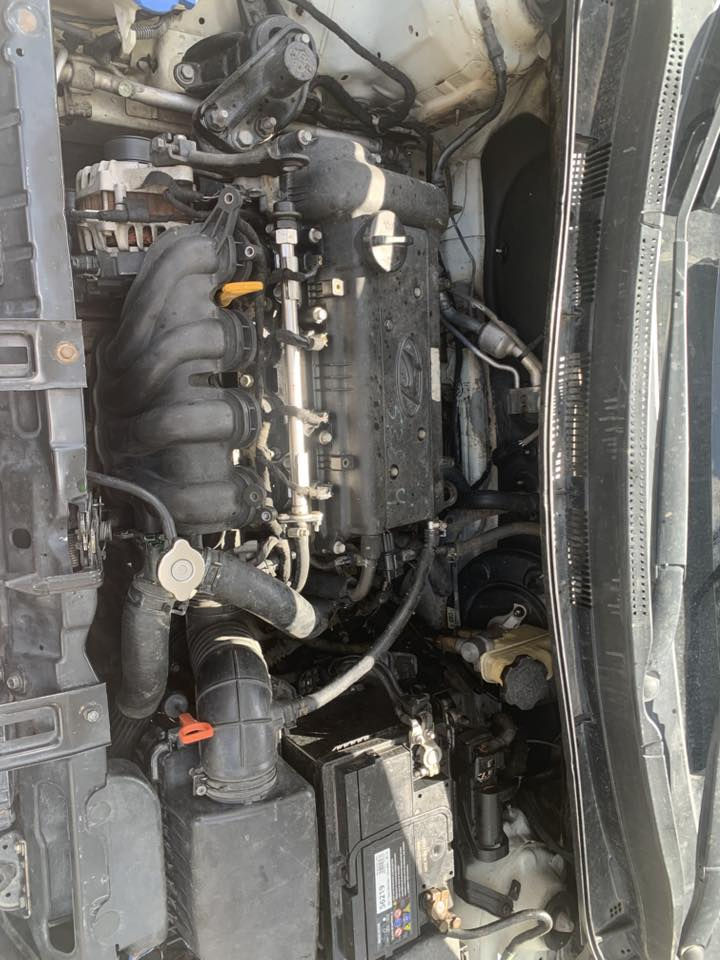 يلام عليكم 
اكسنت 2011 بدون حادث سونار مرفق مع الصور. خليجي محرك 1600 دوش .محرك كير صدر  مكفولات باسمي هزه جديده ورقم انكليزي اشاير بالمري كهربائياته كله شغاله بيه حرق بسيط خلف  المحرك مأثر ع البنيد فقط وبعدني ممبدله للبنيد عايفه على وضعيته  سعر 82 ورقه وبيه مجال بسيط        ه/ ***********
