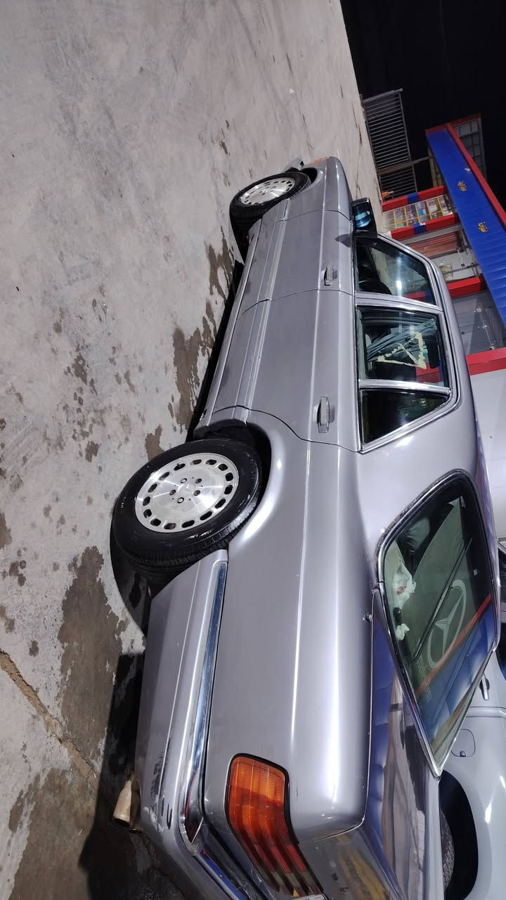 سلام عليكم
مارسدس 300 se. مديل ٩١..رقم بغداد انكليزي..بسمي
دبل مروحه.. تبريد شغال.. جام كهرباء ٤...ريل كهرباء.. كشن كهرباء.. فتحه.. محرك بي تبخير.. شرط بدون تنقيص..مكاني بغداد حي نصر.. سعر ٥٨.... *********** وبي واساب
