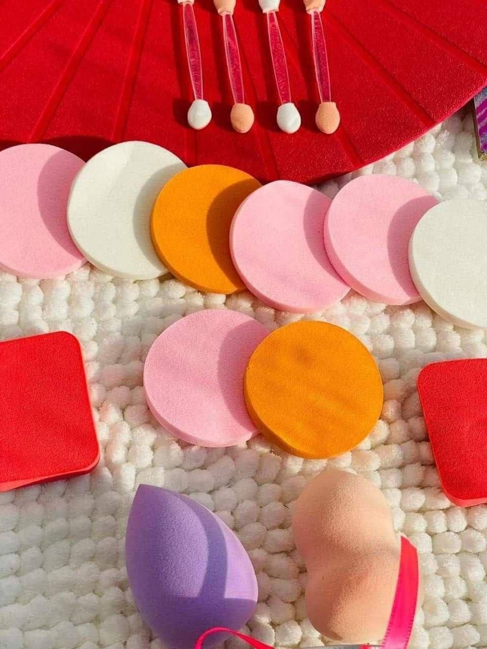 علبه بيوتي بلندر نوت شامل 
 ♥️♥️
تتكون من سفنج بيوتي بلندر + سفنج بودر + فرش دمج ايشادو 
علبة نوت ♥️ طقم بيوتي بلندر مقاسات خامات حلوه جدااا
  تحفه وعن تجربة بيوتي بلندر مقاسات مختلفه 
واشكال والوان مختلفة ومتريال أصلي لجميع الإستخدامات وانواع الميكاب 👌🏻دمج كنتور 💥
دمج بودر💥دمج بلاشر💥
 💥دمج فاونديشن 
😍تحفة بجد العلبه  لوحده كارثه وشكله يجنن
#الاصلي 💯
سعر الدرزن 
يوجد لدينا توصيل الجميع محافظات العراق✔️✔️


**إذا كنت صاحب هذا الإعلان وتريد حذفه لأي سبب، رجاءا أرسل رسالة إلى الدعم الفني**