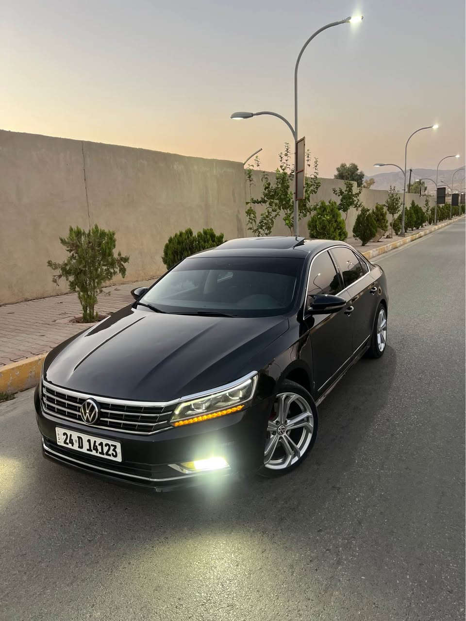Volkswagen Passat se 2017
‎فولكس واكن پاسات 2017
‎اللوان : اسود 
‎السعر : 130شويه بيها مجال  🔥
غرامه 3$ ورقه نزل من سعر 
‎حجم المحرك : 18 توربو 
‎امامى سياره كبس 
‎ملاحظة السيارة :سبغ سياره 3 قتع 
‎بوند سبغ  
‎ جاملوغ امامي جهيت نفر سبغ   
‎جاملوغ خلفي جيهت نفر  سبغ  
‎ربع باب سايق سبغ 
‎المواصفات : se
قبل ازبوع سويت اداما كامل 
سياره مايحتاج اي مصرف 
4 ويلات جديد 
4 تايرات جديد 
صدر امامي خلفي جديد 
مكينه بشرط 
كير بشرط 
‎داخل اسود جلد ‏‎
‎‏‎شاشة  
‎‏‎كاميرة
‎رادار امامي (تحديد مسار) 
‎‏‎رادار جانبي (نقاط عمياء) 
رادار خلفي 
‎نظام : Eco
‎نظام :  Normal 
‎نظام : Sport 
‎تحكم ستيرين
‎كشنات جلد
‎كشنات كهربائي
‎كشنات هيتر
‎تبريد لمس
‎تبريد مركزي
‎لايتات LED 
‎بكلايتات LED 
بلاجكتور زينو 
‎ رقم جديد 
سنويه جديد دهوك, العراق


**إذا كنت صاحب هذا الإعلان وتريد حذفه لأي سبب، رجاءا أرسل رسالة إلى الدعم الفني**