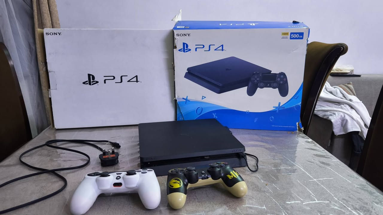 السلام عليكم
بلي ستيشن فور سلم نظيف كلش مهكر نظام 11 ذاكرة 500 گيگا استعمال قليل شغال كامل لوك ستيكر لا مفتوح ولا مصلح وياه جوستكات 2 وملحقات كاملة وكارتونة وياه قاعدة جوستكات شحن عالفحص مكاني بغداد الشعب حي التجار للاستفسار خاص او الرقم ***********
