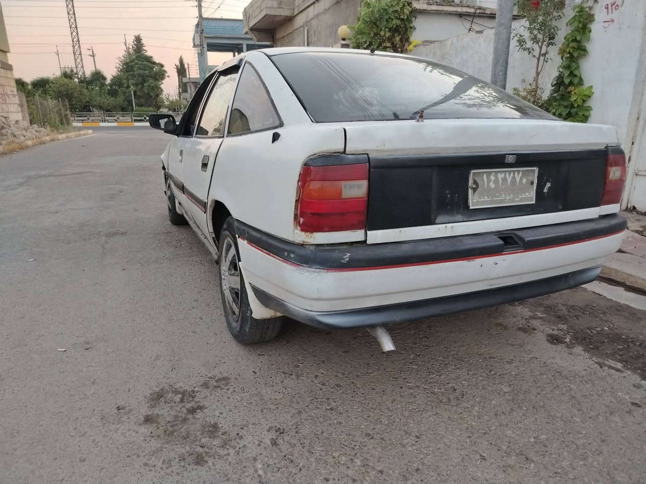 ئەم شێرەم بۆتان هێناوە  ئۆپڵ ڤێکترا  1995    نمونە لەپاکی  و جوانی  بێزارە لە قەوەتی  خۆی   مەکینە بیستە   هیچ کێشەو  مەشاکلێکی  نیە   سەیارەکە   علوجە   نرخی  10   گەڵا  و معامەلەیەکی برایانە   شوێن سلێمانی  ژ.م  ***********

