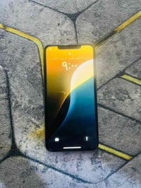 آيفون ١١ برو ماكس • ١٢٨ • بطارية ٧٤