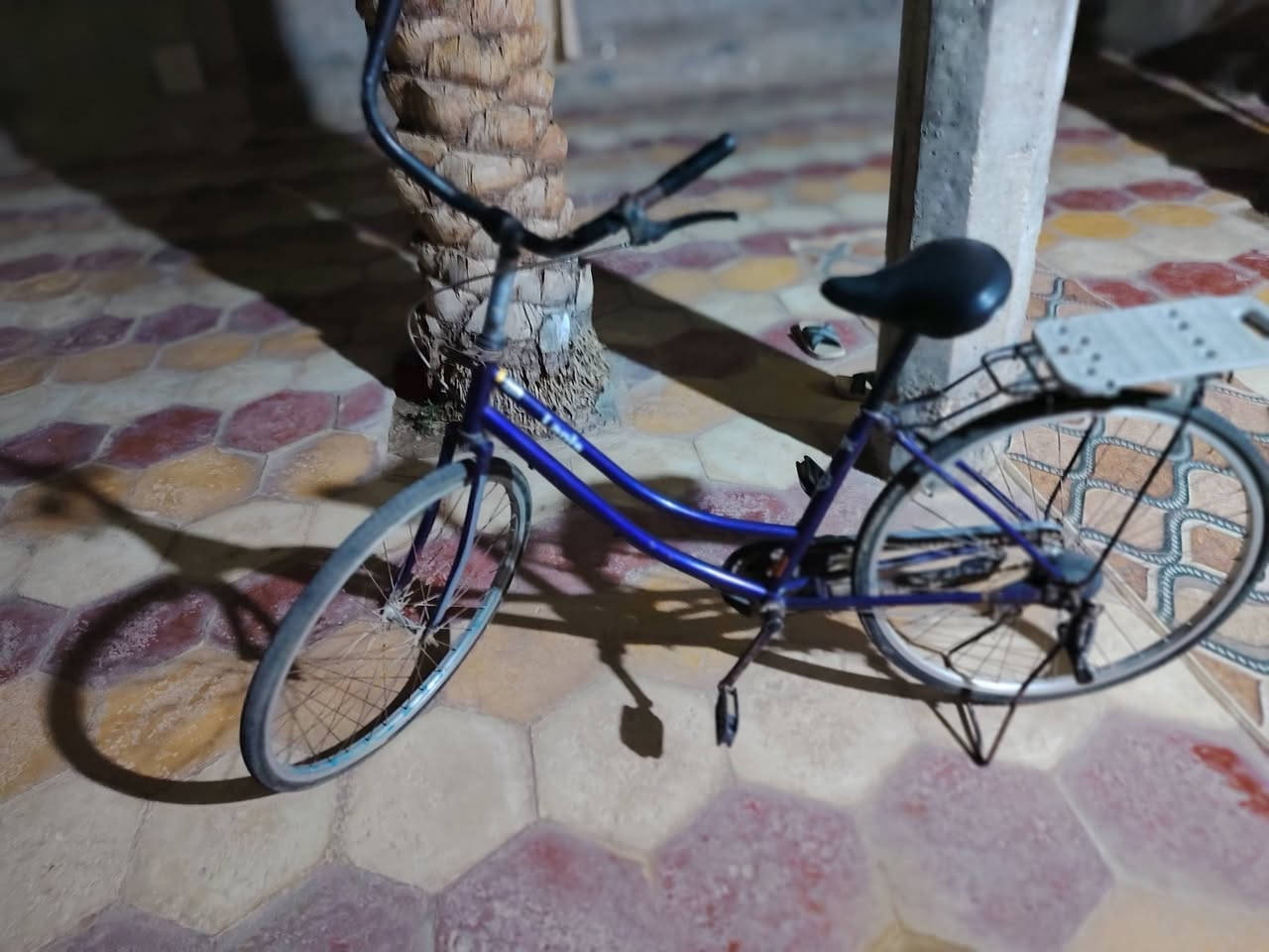 للبيع باسكل حجم ٢٦ كامل وياه جاملغ خلفي  بريك خلفي شغال لون بنفسجي بي شخوط قليله السعر ٨٠ وبي مجال مكاني السماوه لاستفسار ***********
