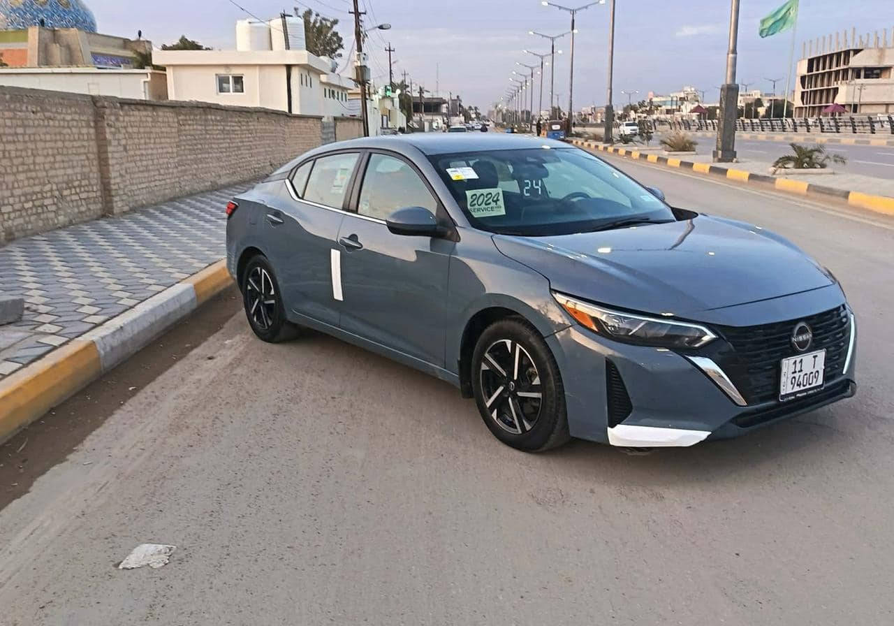 🚗 للبيع نيسان سنترا 2024 فئة SV 🚗

✨ الموديل: 2024 وارد امريكي
✨حادث جنطه مبدلة نفس لون وجامرلغات ايمن ثنين معدل راسهن عل بارد فقط بدون صبغ
✨ الفئة: SV (وسط)
✨ المحرك: 2.0 لتر 4 سلندر
✨ القير: أوتوماتيك CVT
✨ الدفع: أمامي
✨ القوة: 149 حصان

🔹 المواصفات:

•شاشة لمس 8 إنج
•Apple CarPlay & Android Auto
•تشغيل بصمة + دخول ذكي
•تحكمات ستيرن
•مثبت سرعة
•مكيف قوي ❄️
•أنظمة أمان (ABS – ثبات إلكتروني – وسائد هوائية)
•صرفية بنزين ممتازة

📍 الحالة: نظيفة جداً
📍 الاستخدام: يومي / عائلي
📍 جاهزة للفحص

💰 السعر: قابل للتفاوض للجادين
📞 للتواصل: خاص / اتصال
***********
🚘 سيارة اقتصادية، مريحة، واعتمادية… خيار ممتاز
