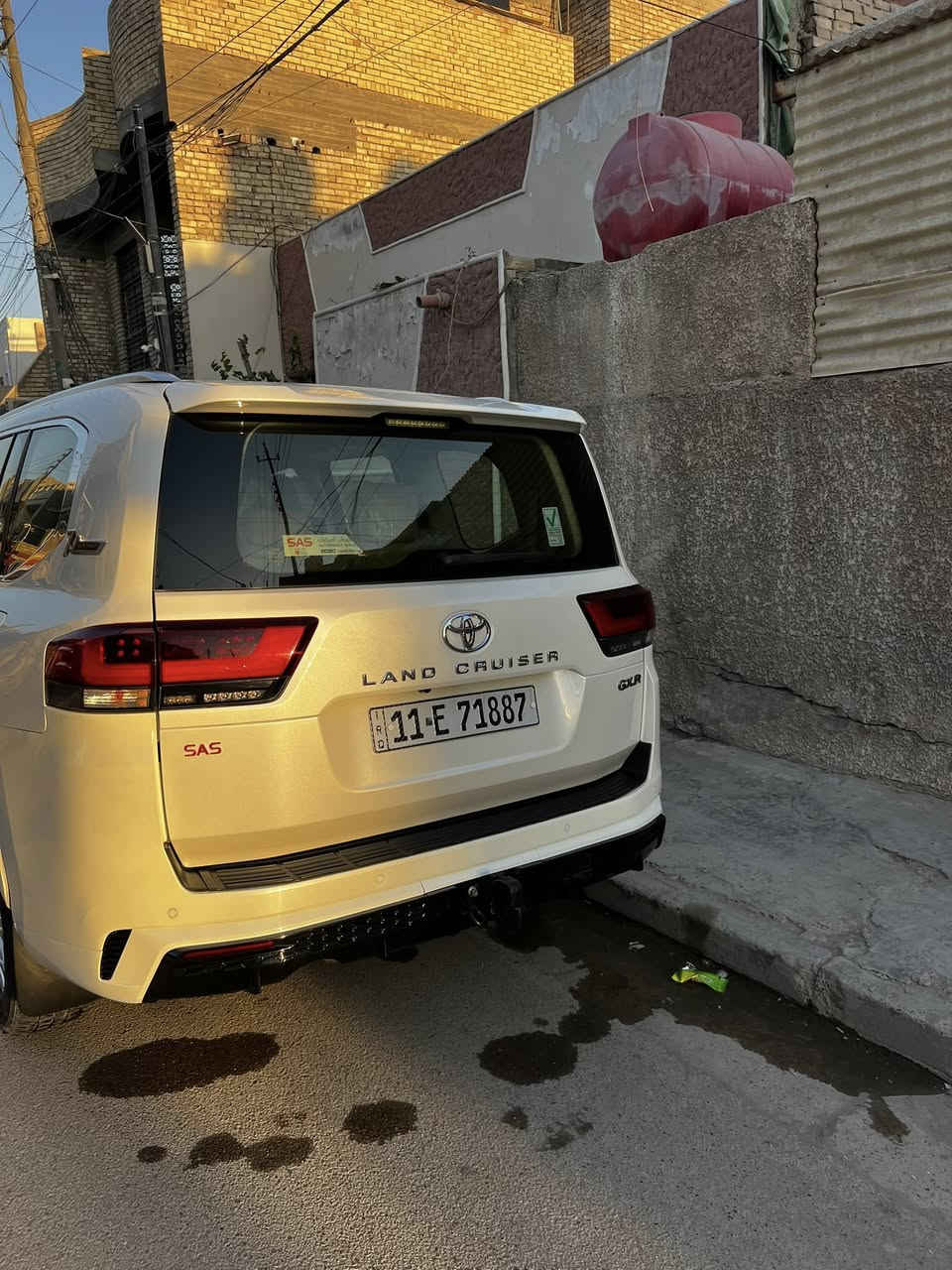 السلام عليكم
لاندكروز موديل 22 شركات GXR

رقم بغداد  بسمي بدون فتحة 

السياره بي ٣قطع صبغ وبنيد امبدل

مكينه 4000 تنفس طبيعي المرغوب 

السياره ماشيه ٥٨ الف 

مكان سياره بغداد 

السعر50 الف دولار وبيهه مجال بسيط 

اللاتصال *********** بيع او مراوس

