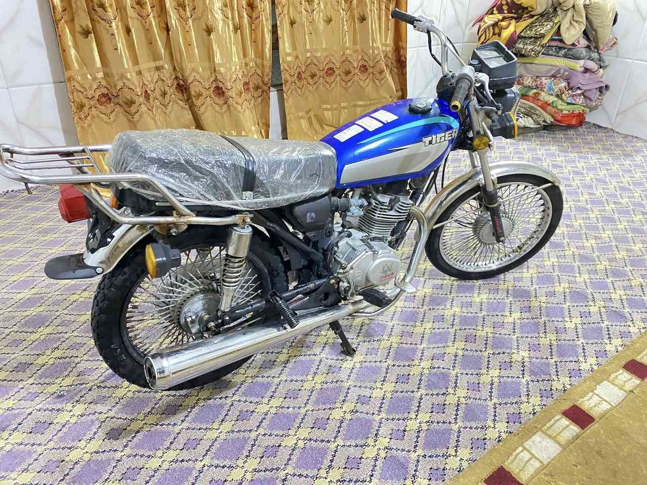 اربعه كير دراجه حلوه ونضيفه أوراق سكنر موديل ٢٠٢٤  
٦٠٠وبيها مجال قليل ***********
