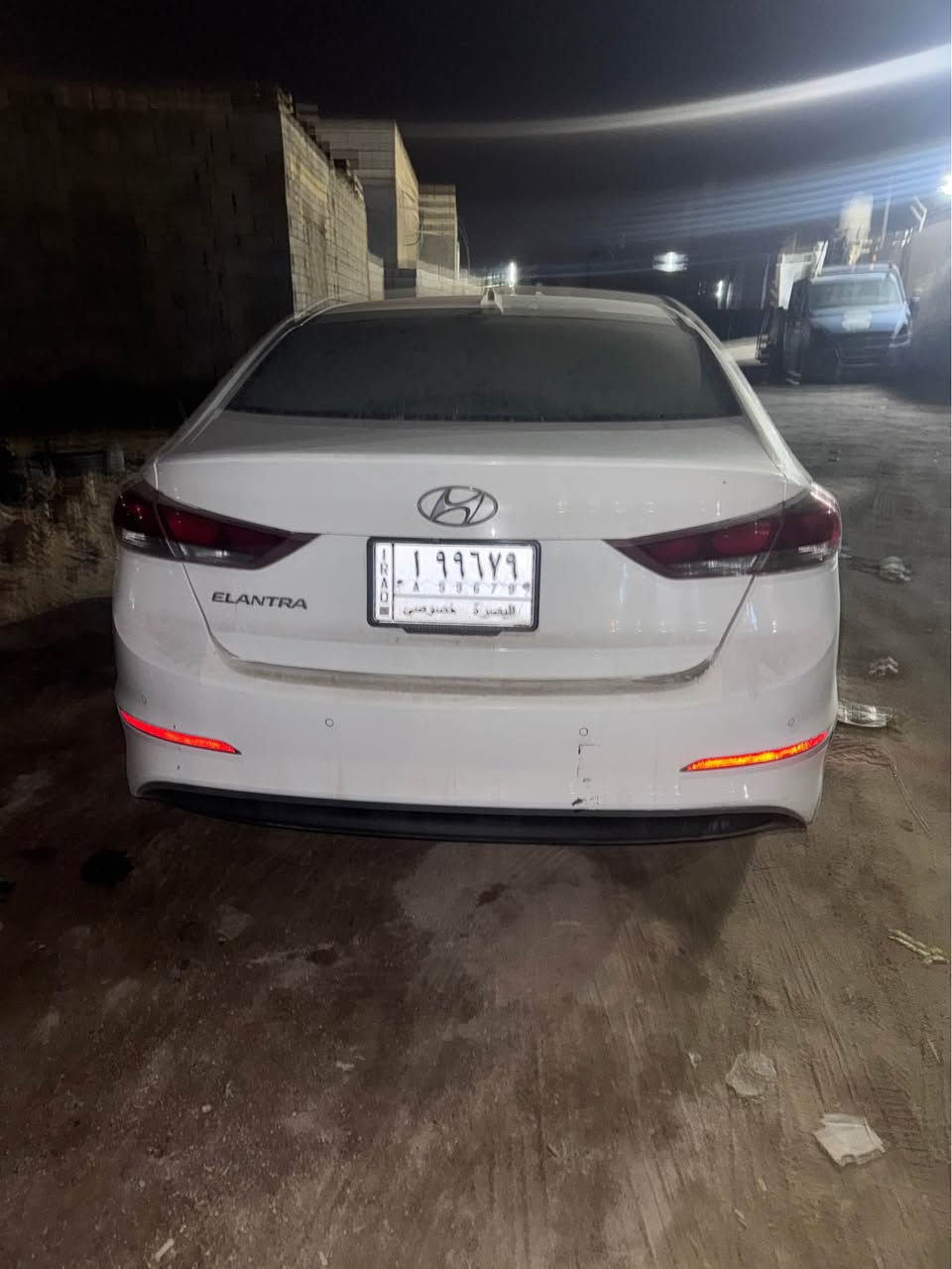 السلام عليكم 
النترا 2017 خليجي رقم بصرة بأسمي 
السيارة مكينة كفاله وحدادية جديدة والكير بدلت الدهن وصار يأخر بالبك 
الكشر بحالة جيدة بيها بارد بسيط وباب السايق بي طخة ومسمكرة بيها تلحيظات بسيطة
السعر 127 وبيها مجال كلش بسيط 
رقمي *********** البصرة, العراق
