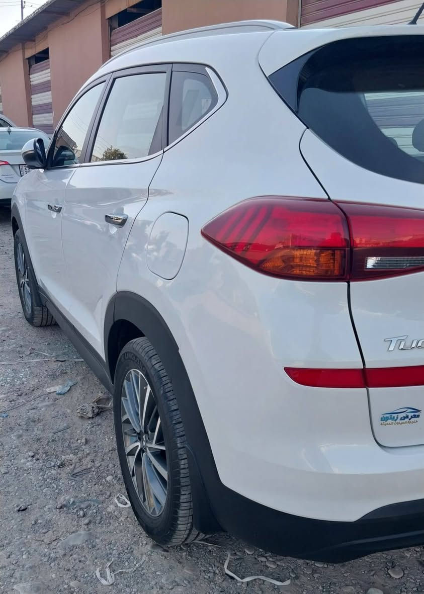 هونداي توكسون
2019
ماشية 61 الف كم
لايت ليد
5 عدسات كاصد 
زنون 
شغال
2 كشن كهرباء +جلد بلادى
بدون بانوراما 
بدون صبخ  مكفوله واضح بل سونار 

رقم صاحب سيارة 
***********
*********** كركوك, العراق
