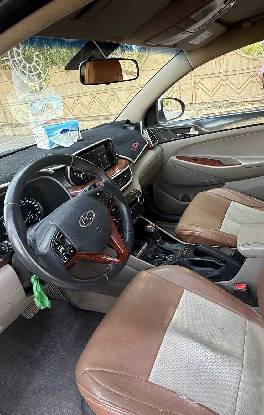 السلام عليكم توسان ٢٠٢٠ خليجية
رقم بغداد مشروع وطني

محرك ٢٠٠٠ دوش  

بصمة

كراسي كهرباء 

حساسات خلفية 

خمس عدسات

 داخل جلد

بيها بارد بسيط بالجاملغ الامامي 

وبارد بالباب الخلفي عكس السائق 

مكان السيارة كربلاء 

السعر ٢٠٣ وبيها مجال 

للاستفسار *********** 

او على الخاص
