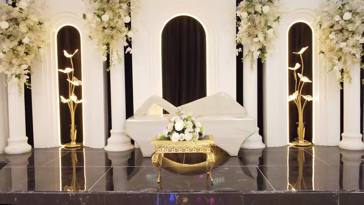 ✨ خلّي يومك المميز يصير حديث 🎉 عروض مميزة بأسعار تناسب الجميع 

📅 مواعيدنا مع الأسعار:

⏰ من 2 ظهرًا – 5 عصرًا
💸 500,000 دينار فقط
✨ يشمل جميع الخدمات (ما عدا التصوير)

⸻

⏰ من 6 مساءً – 10 مساءً
💸 1,000,000 دينار
👑 يشمل جميع الخدمات مع التصوير الكامل

⸻

🎁 الخدمات المتوفرة:
👑 كوشة ملكية
💃🏻 دخولية فخمة
💞 بروڤا خاصة
🎧 ديجي احترافي
🎥 تصوير فيديو + صور + مونتاج
💨 جهاز دخان
🫧 جهاز فقاعات
💡 ليزر حديث
🎂 كيكة 3 طوابق
💍 ميز المهر والحنة
👩‍🦰 كادر نسائي
🚗 بارك خاص
❄️ تكييف حديث
🪑 سعة 250 شخص

⸻

📍 العنوان:
بغداد – زيونة – شارع الربيعي – مجاور مول الأمير

📞 للحجز:
📱 مصطفى: ***********
📱 علي: ***********
