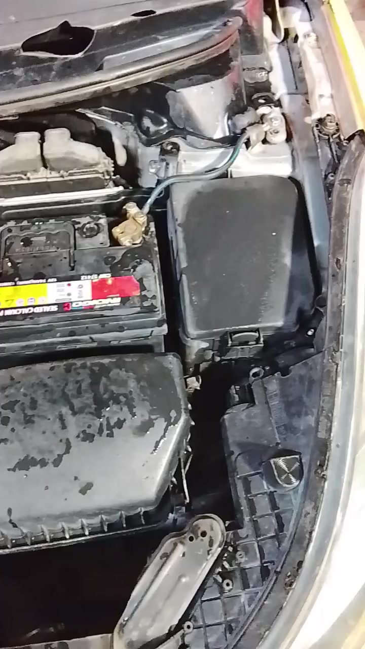 سلام عليكم النترا للبيع وارد مريكي حادث جملغ السعر 88 العنوان بغداد حي ور الرقم ***********
