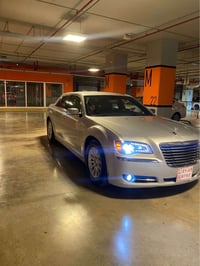 كرايسلر 300 • ٢٠١٢ • ٥ سرعات