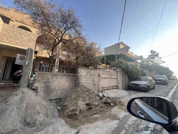 دار للبيع بحساب الارض

حي البلديات قرب سايدين السكر وهيا مول

مساحة الدار 145 متر واجهه 7 متر

الدار فرع صبة 

اتجاه الدار شروق 🌅 

المكاتبة مع الشرعي 

سعر المتر 950 وقابل للتفاوض 

للاستفسار مراجعة مكتب العمران او الاتصال على الارقام
***********
***********
