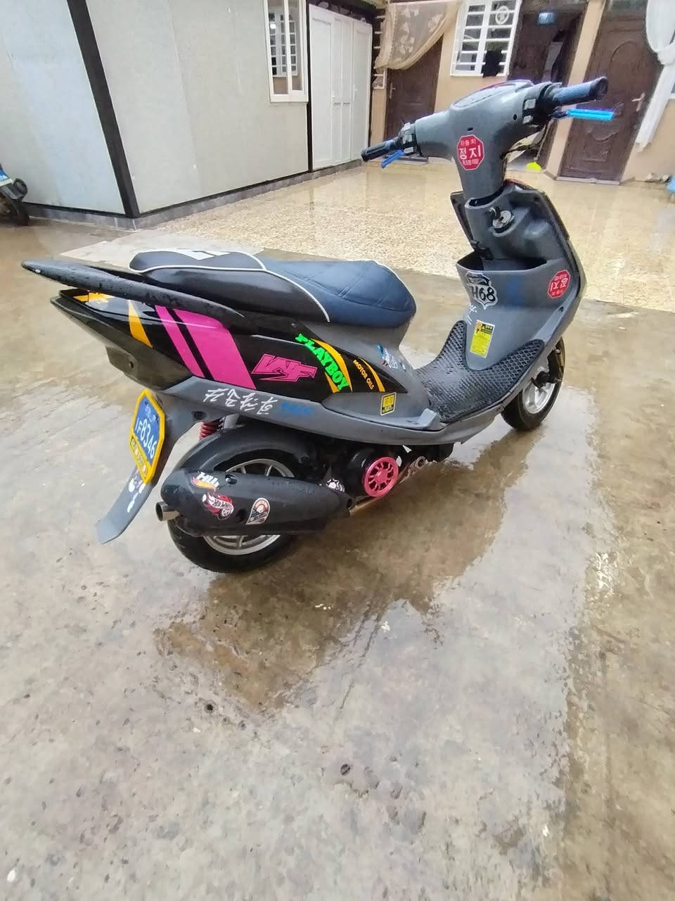 اسلام عليكم درجا ماكس عدلا ١٢٠ مكينا ٥٥ شرط تحريكا ومعدل نار دراجة بيها تزويد شيال وقطرا دهن يدات بريك قبق افلوين صلنصا افام ويل مشيف دبلات الأمامي كفرات ختم وحد موشمات  الدراجا منقصها كلشي جهزا السعر ٦٥٠ وبيها مجال شي قليل مكان موصل جانب الأيمن بل يرموك رقم ***********
