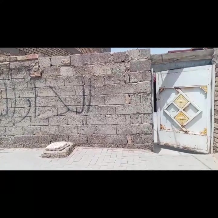 للبيع عقار مساحته 82 النزال 16 الوجهيه5 مكاني حي السفير العبيدي ورا شارع الطاقه اتواصلوا على هذا ***********

