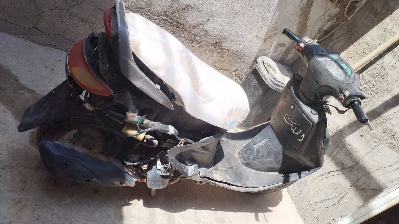فراشة للبيع سلف هندر جاهزة بس كفرات ناقصه محرك ناعم شلعه فول عنوان كوفة *********** سعر 250
