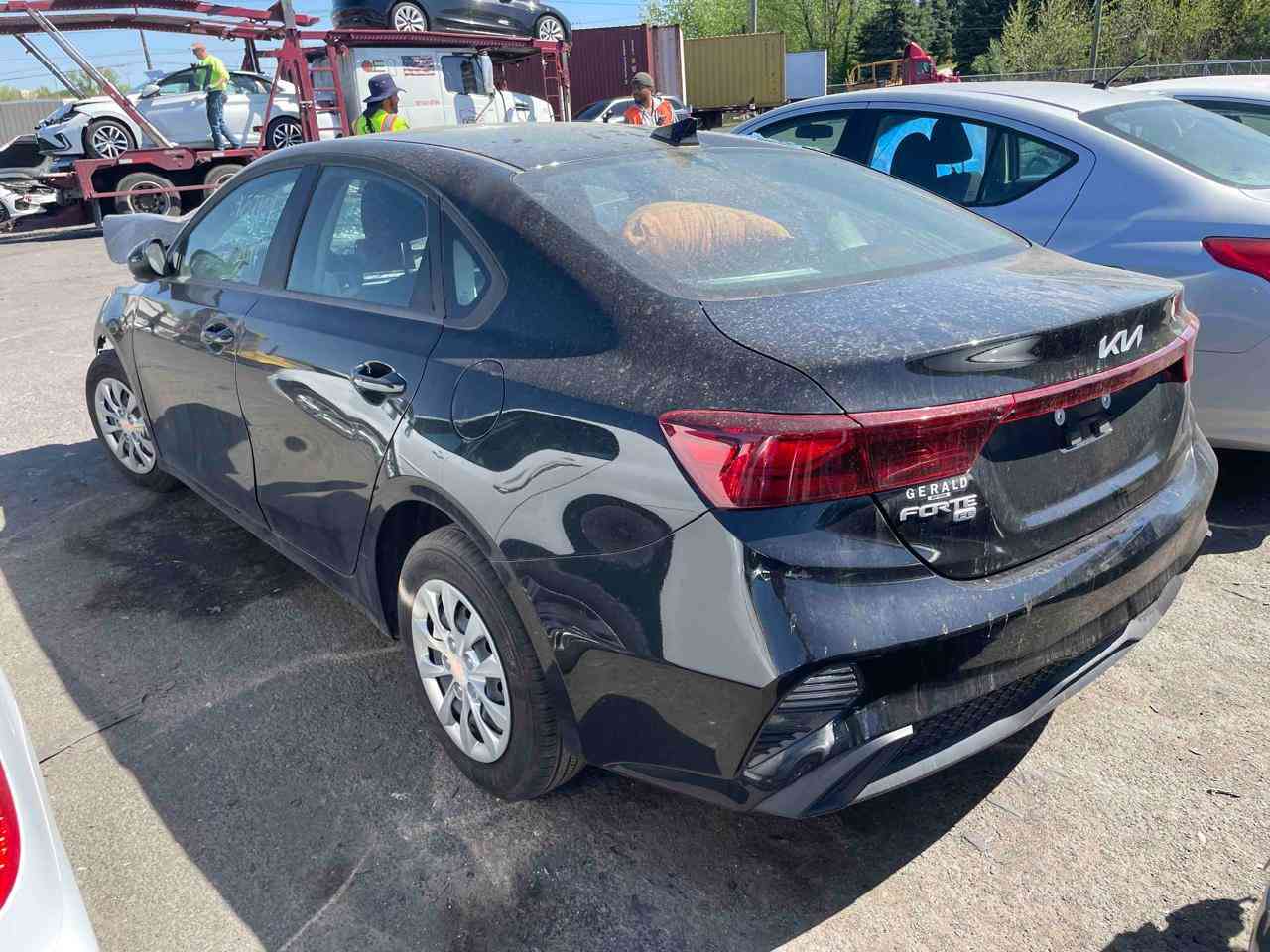 فورتي 2024 بلا تصليح مكمرك جاهز السعر 78 قفل مكان السياره كراج اليوسفيه للاستفسار ***********
