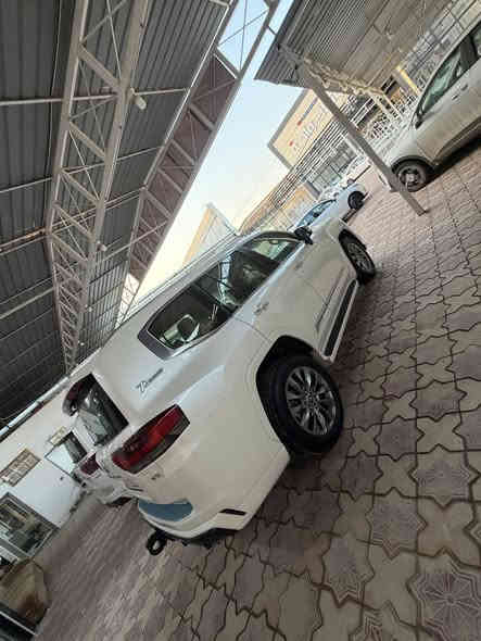 لاندكروز 2022 فئة (VX) رقم مميز بغداد  (12100بغداد) سيارة واحد ع واحد معروف المواصفات Vx 
سيارة كفالة عامة من كلشي ماشيه 42 الف 
مكاني نجف 
سعرها 690 ورقه. 
للاتصال ***********
